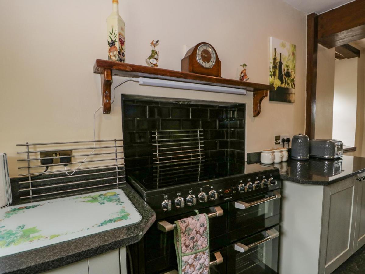 Ewedale Farm Villa Ulverston Bagian luar foto