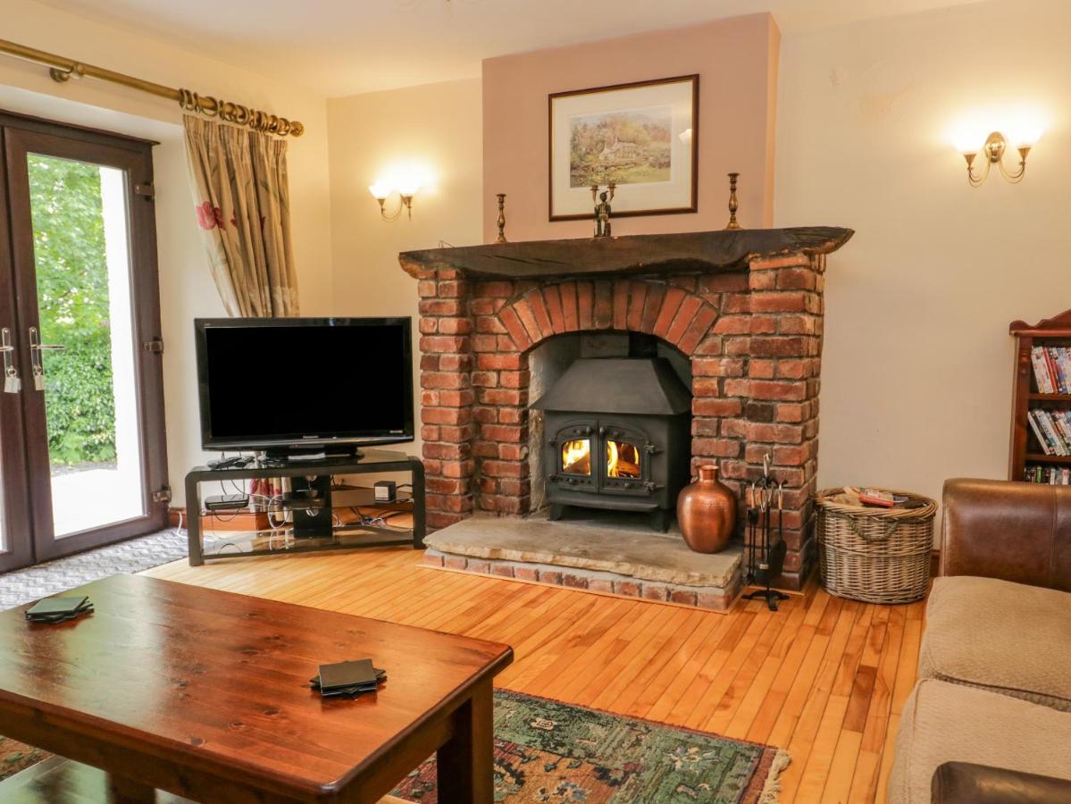 Ewedale Farm Villa Ulverston Bagian luar foto
