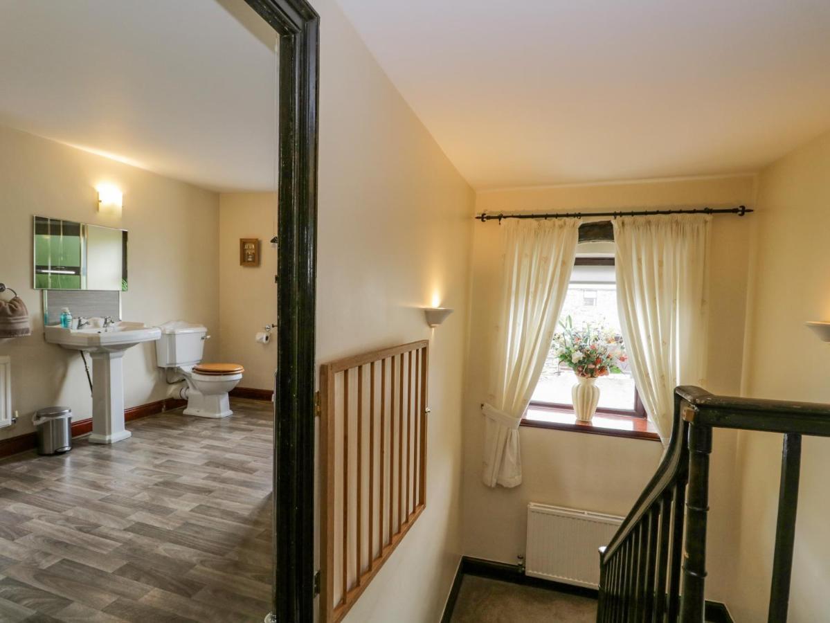 Ewedale Farm Villa Ulverston Bagian luar foto