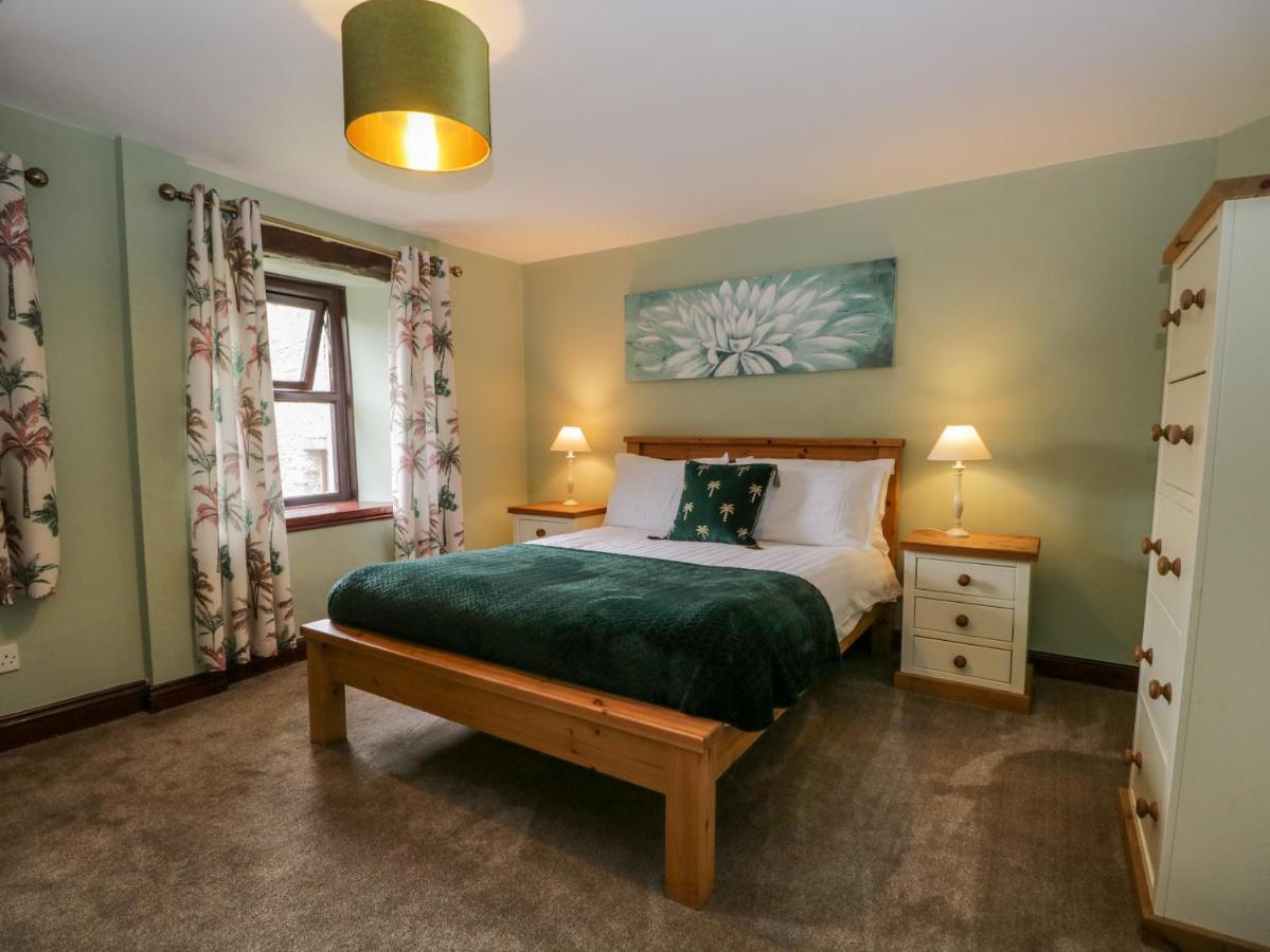 Ewedale Farm Villa Ulverston Bagian luar foto